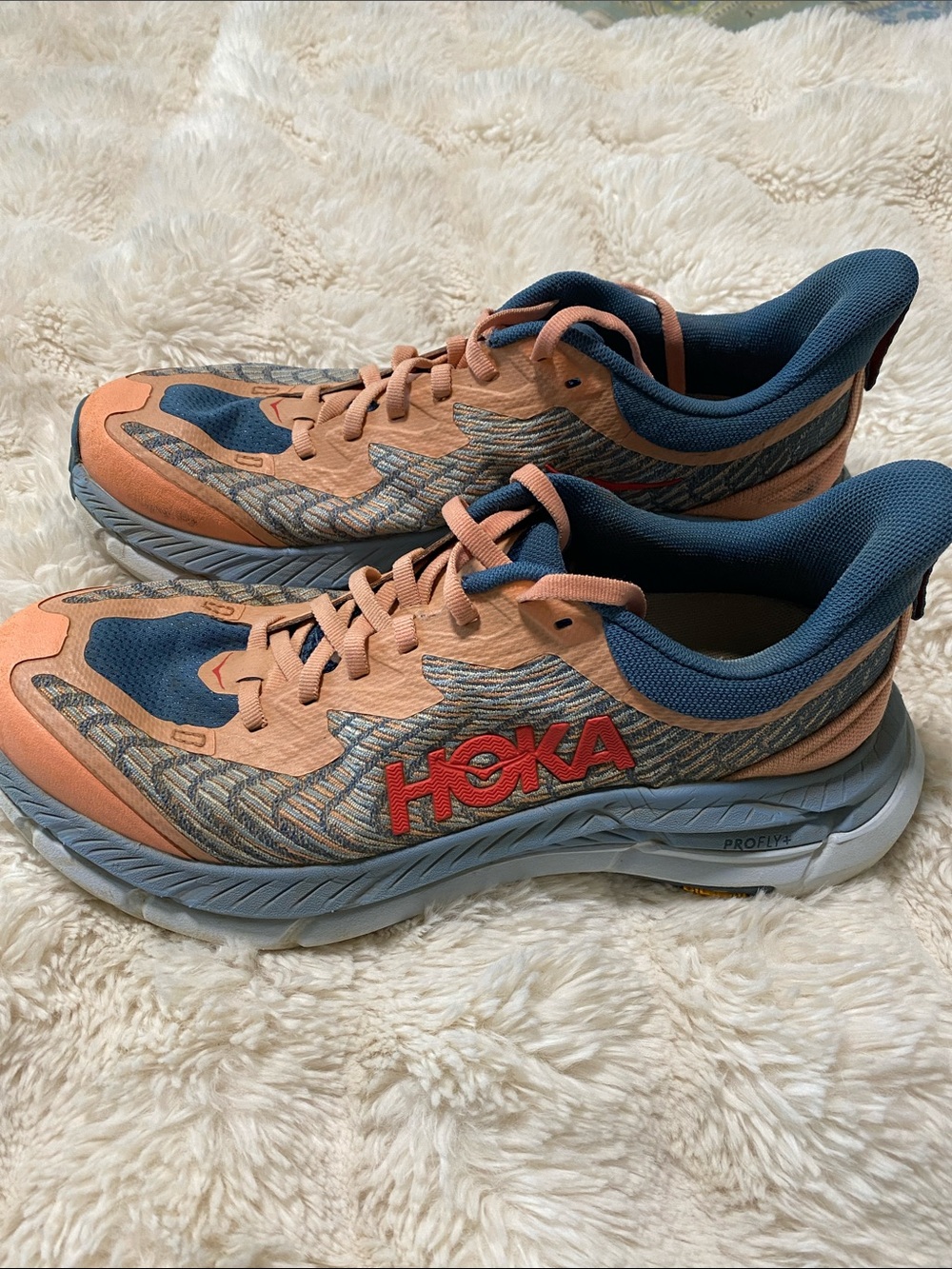 Hoka Women’s Mafate speed 4 trail running/hiking size 8B